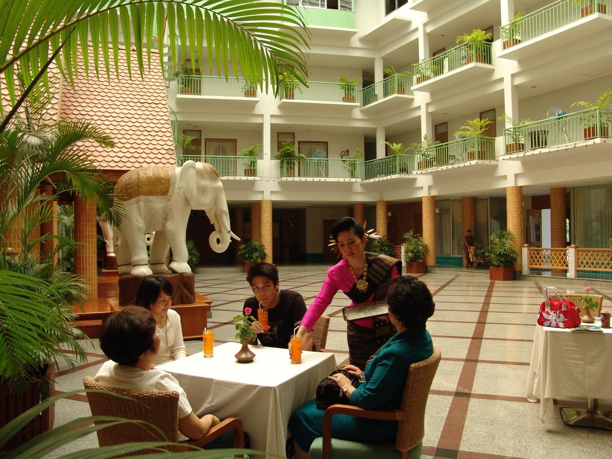 Dhevaraj Hotel Nan Exterior photo