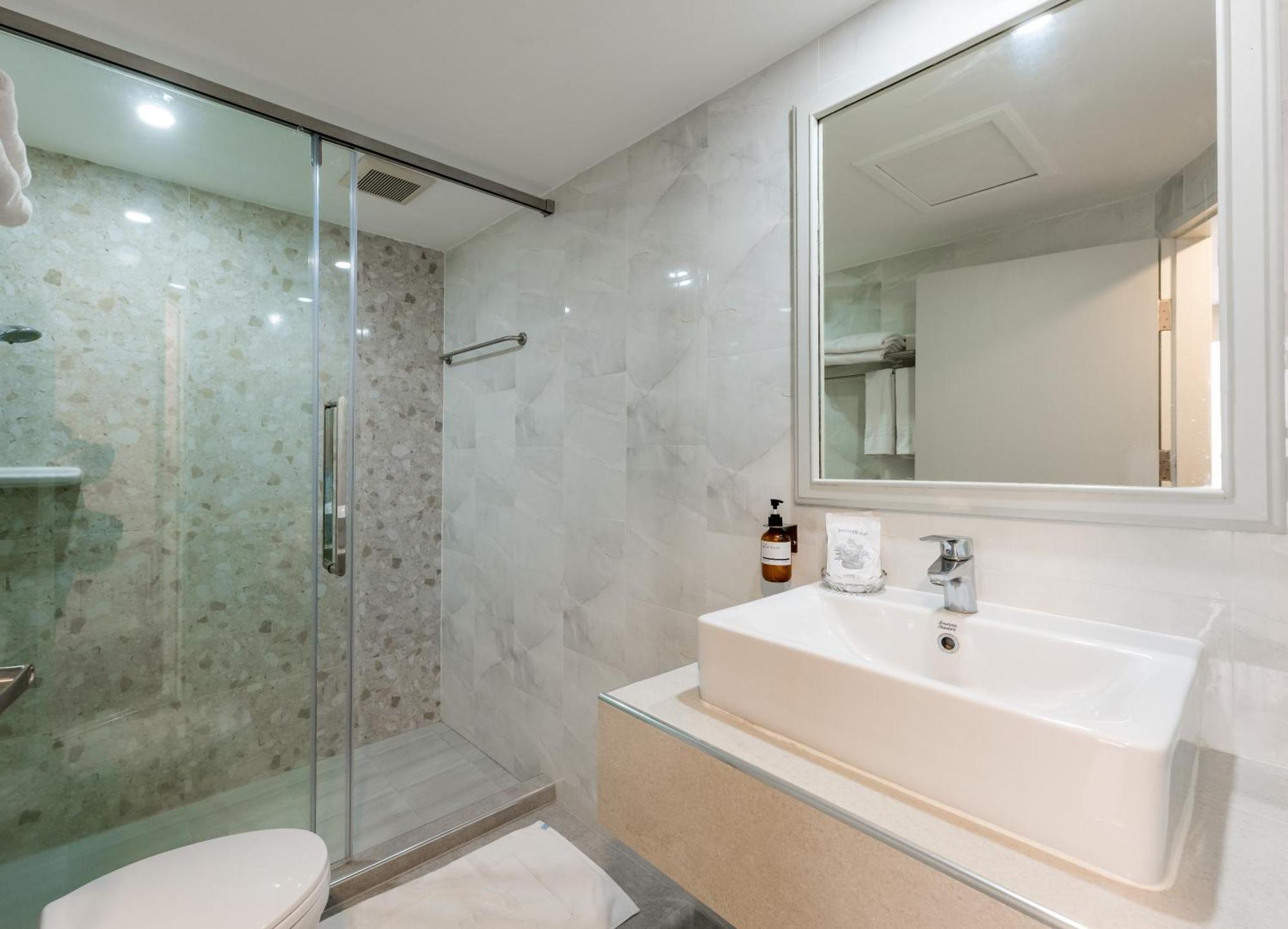 Dhevaraj Hotel Nan Room photo